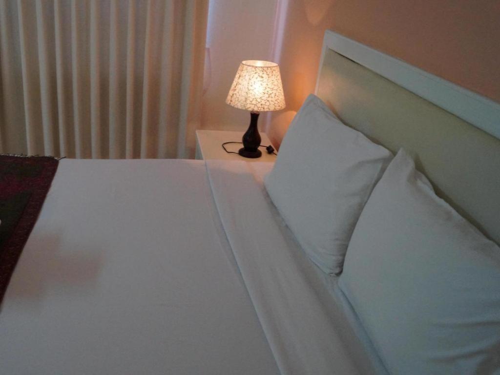 Seng Aroun Hotel Паксе Екстер'єр фото
