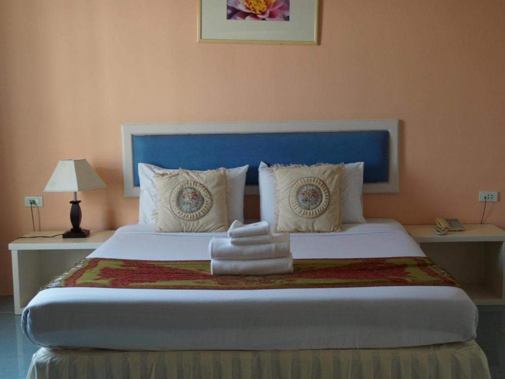 Seng Aroun Hotel Паксе Екстер'єр фото