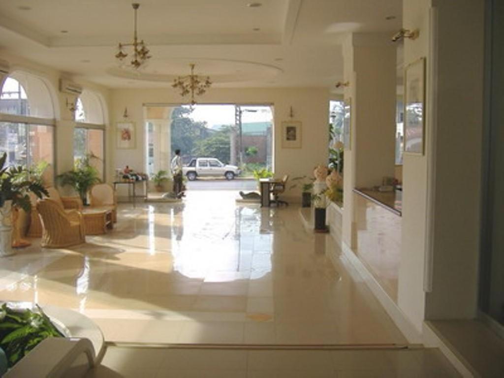 Seng Aroun Hotel Паксе Екстер'єр фото