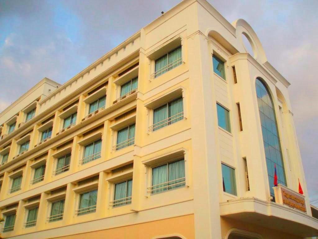 Seng Aroun Hotel Паксе Екстер'єр фото