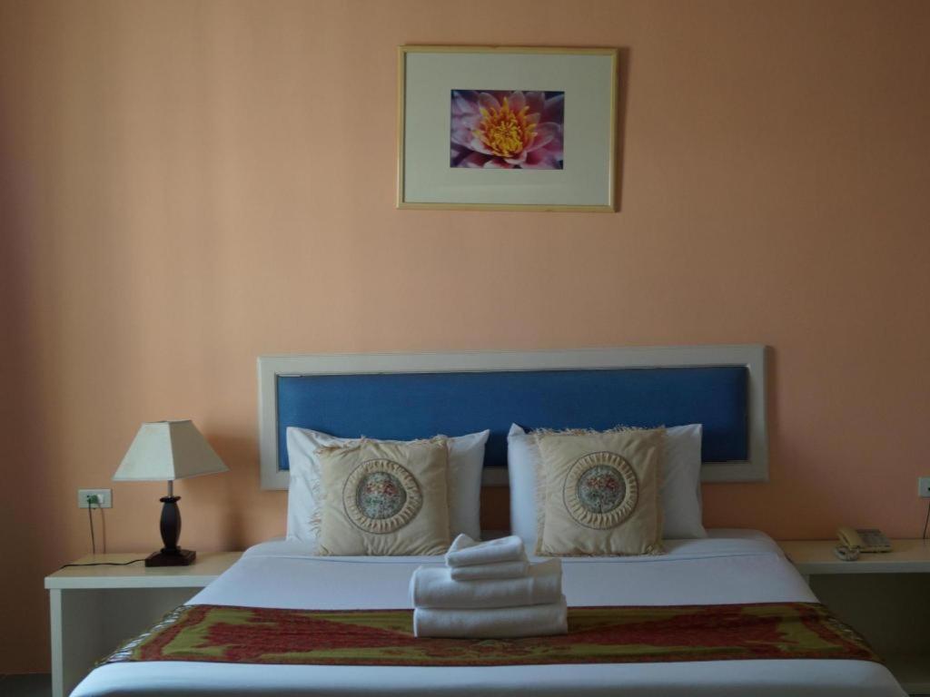 Seng Aroun Hotel Паксе Екстер'єр фото