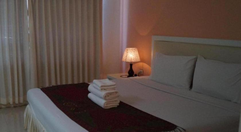 Seng Aroun Hotel Паксе Екстер'єр фото